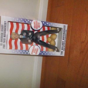 2007 THE HILLARY NUTCRACKER IT REALLY WORKS! NEW N